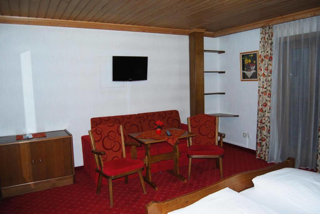 Hotel Rosner 알텐막팀퐁와 외부 사진
