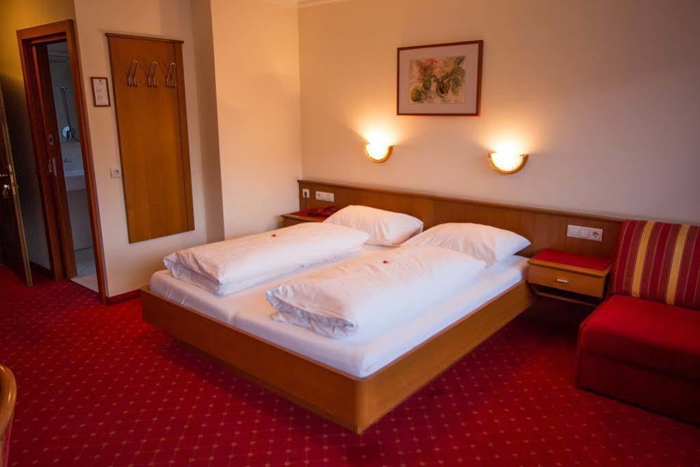 Hotel Rosner 알텐막팀퐁와 외부 사진